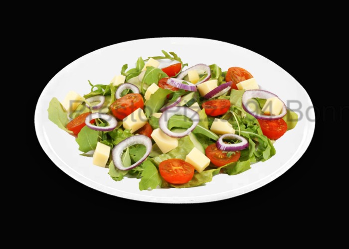 Salade, tomates, assortiment de 3 fromages<br>
Vinaigrette et petit pain offerts.  